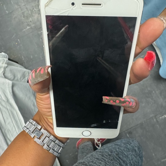 IPHONE 8 PLUS - Picture 5 of 13